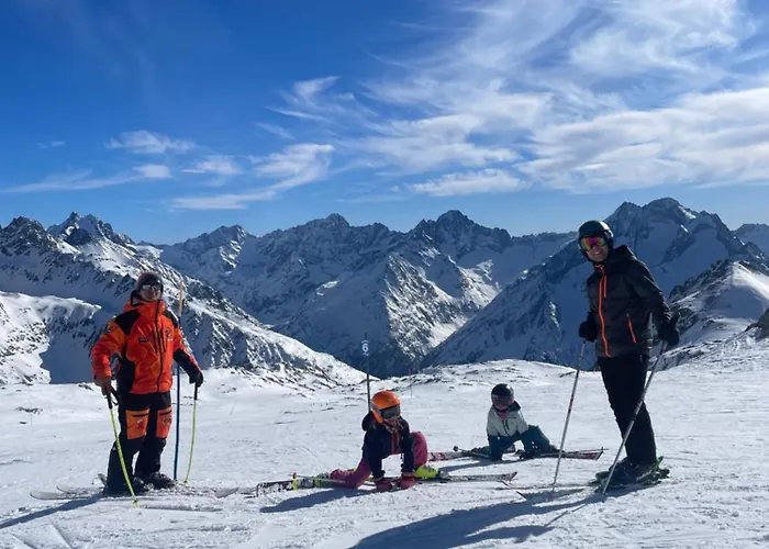 Panoramic Mountain View Apt, 65m2 With Parking, 6 Guests Les Deux Alpes